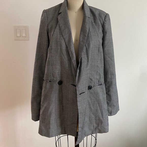 Pinstripes Blazer - Picture 2 of 7